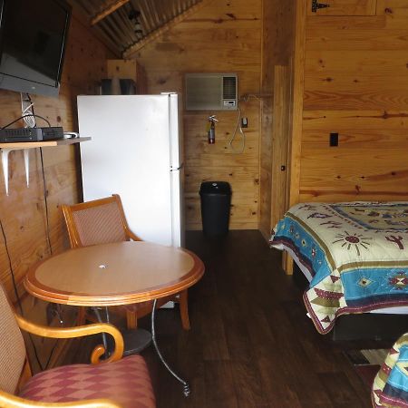 All Tucked Inn Cabins Stockdale Εξωτερικό φωτογραφία