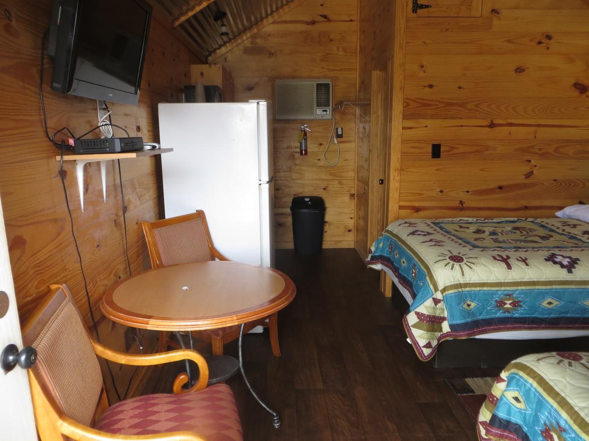 All Tucked Inn Cabins Stockdale Εξωτερικό φωτογραφία