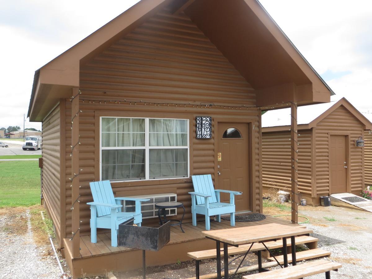 All Tucked Inn Cabins Stockdale Εξωτερικό φωτογραφία