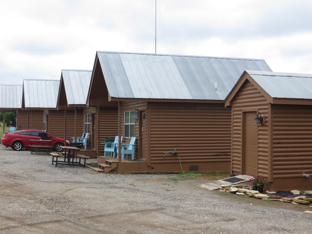 All Tucked Inn Cabins Stockdale Εξωτερικό φωτογραφία